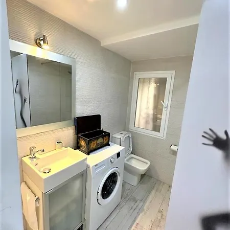 Evans Realty As Lujoso Estudio Nikki Apartment